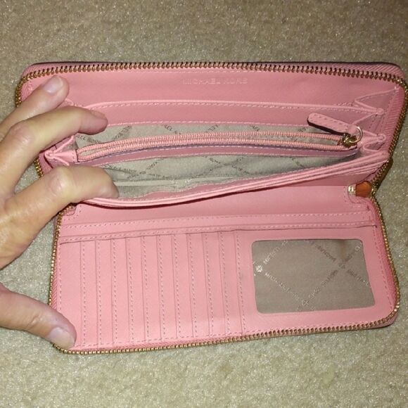 Michael Kors Blush Pink Leather Wallet - Picture 3 of 4